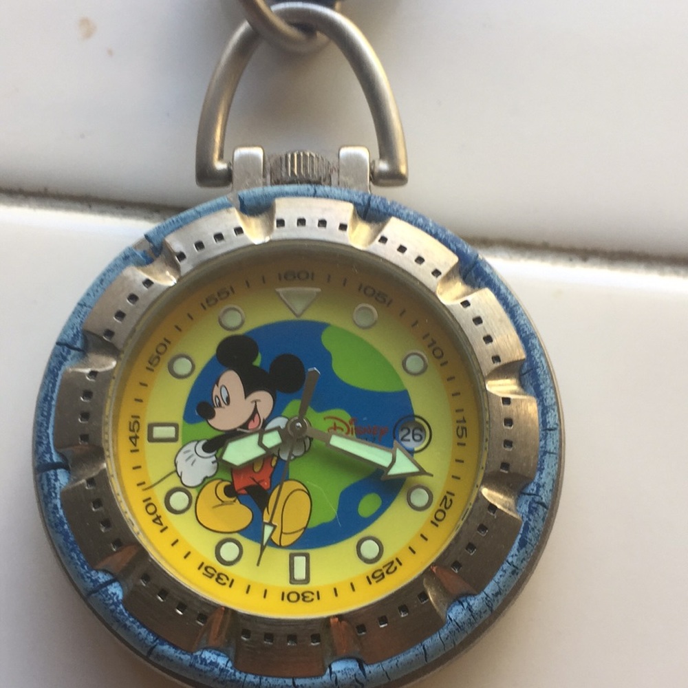 Watch - Picture 3 of 5